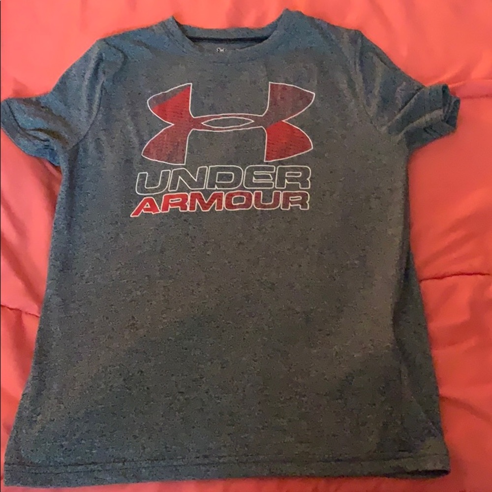 Boys under armour T-shirt
